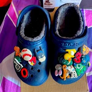 Toddlers boys crocs with croc pins